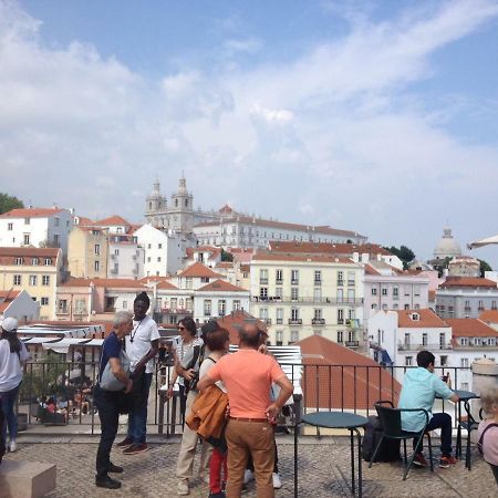 Studio In The Heart Of Alfama Lisbon Luaran gambar