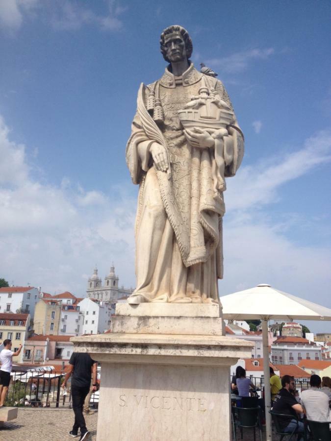 Studio In The Heart Of Alfama Lisbon Luaran gambar